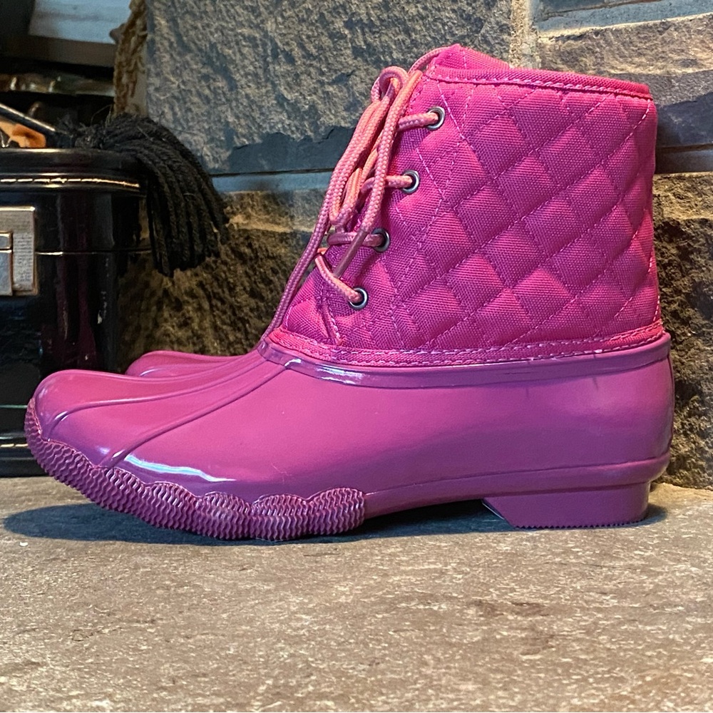 NIB JG cute rain/snow Duck Boots,Plum Chill pink/purple,rubber/quilt,lace up 7.5 - Picture 6 of 10